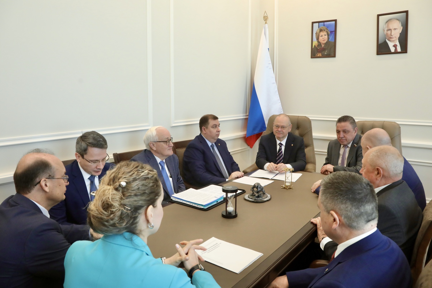 Олег Мельниченко проинформировал Вячеслава Тимченко о социально-экономическом развитии региона Олег Мельниченко проинформировал Вячеслава Тимченко о социально-экономическом развитии региона
