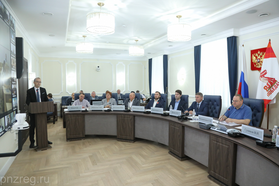 Олег Мельниченко поручил работать над повышением цифровой грамотности пензенцев