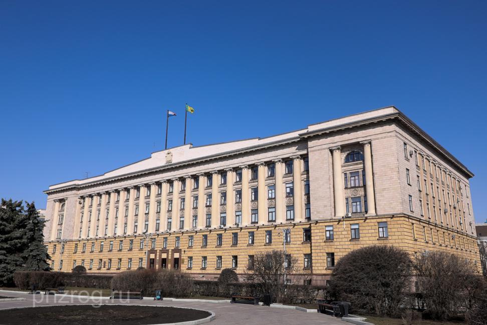 Рассмотрен вопрос снижения задолженности по налогам и сборам в  г. Пензе и г. Заречном