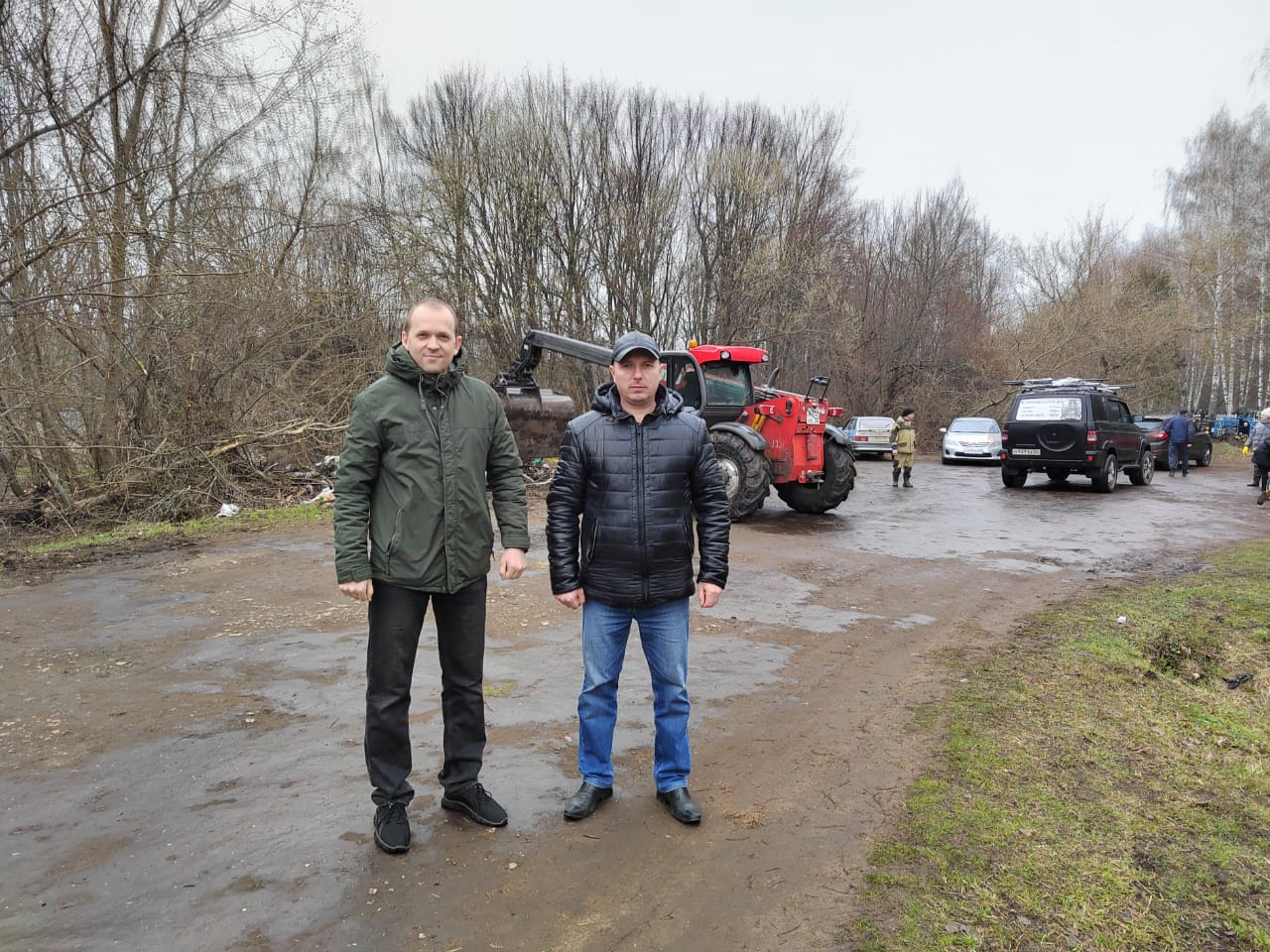 Сотрудники министерства принимают участие в месячнике  по благоустройству