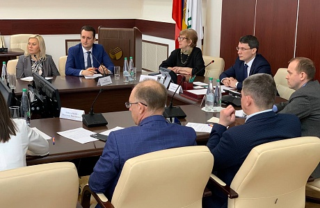 Министерство экономического развития и промышленности провело расширенное заседание Общественного совета Министерство экономического развития и промышленности провело расширенное заседание Общественного совета