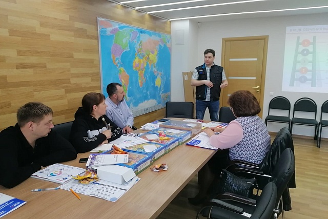 Рабочая группа предприятия «Ванюшкины сладости» в рамках нацпроекта «Производительность труда» начала знакомство с инструментами бережливого производства
