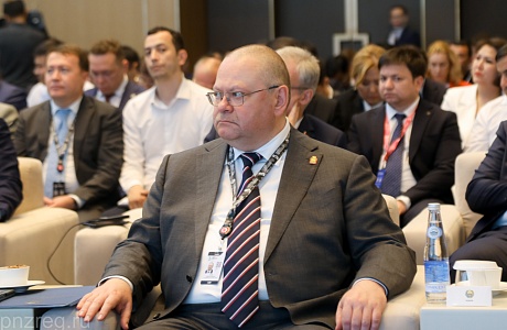 В Ташкенте Олег Мельниченко принял участие в первом Форуме регионов государств - участников СНГ